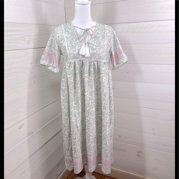 MISSLOOK Dresses & Skirts - MISSLOOK Folk Floral Print Dress S FREE SHIP